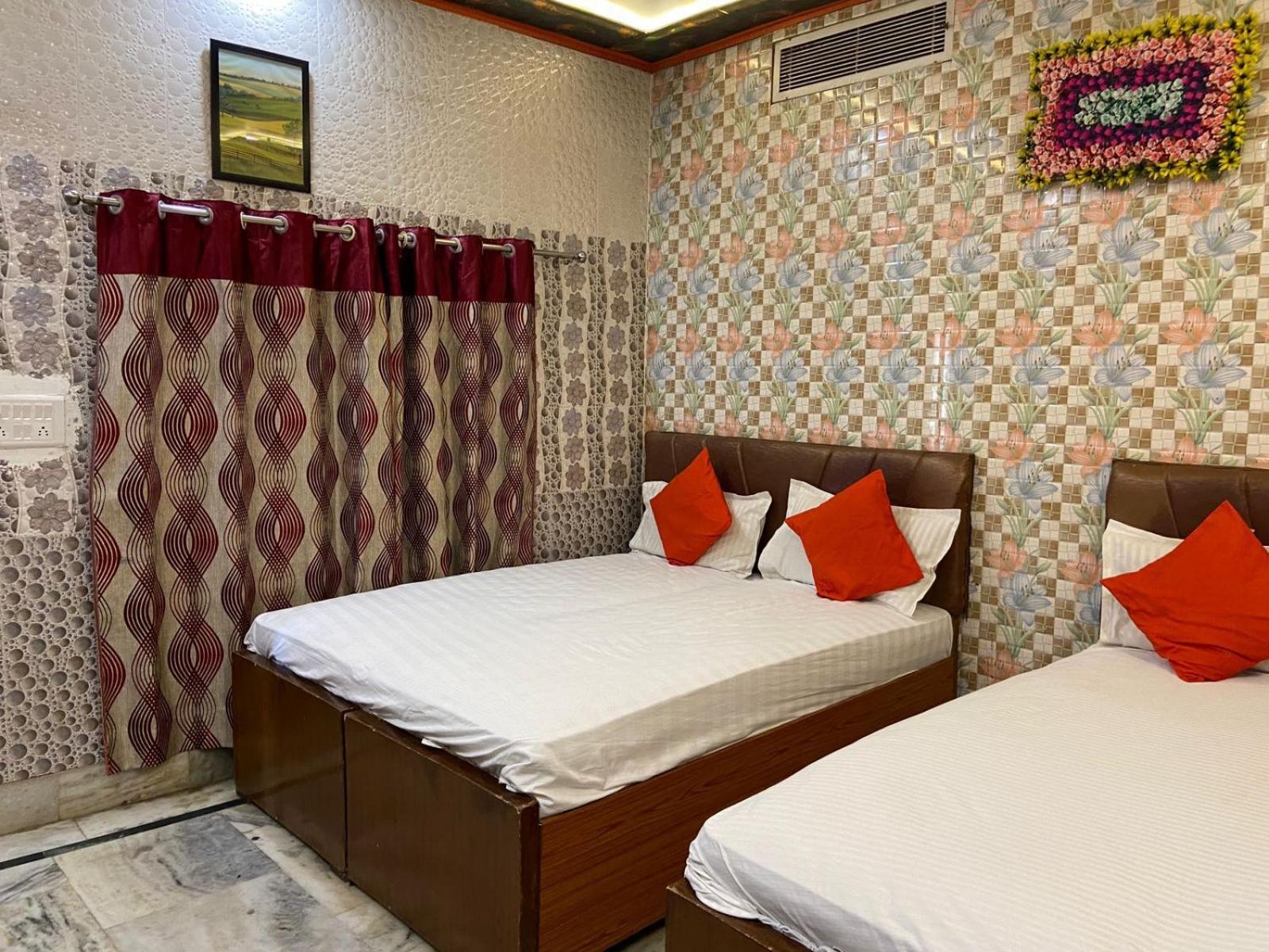 Hotel Rashmi Agra  Εξωτερικό φωτογραφία