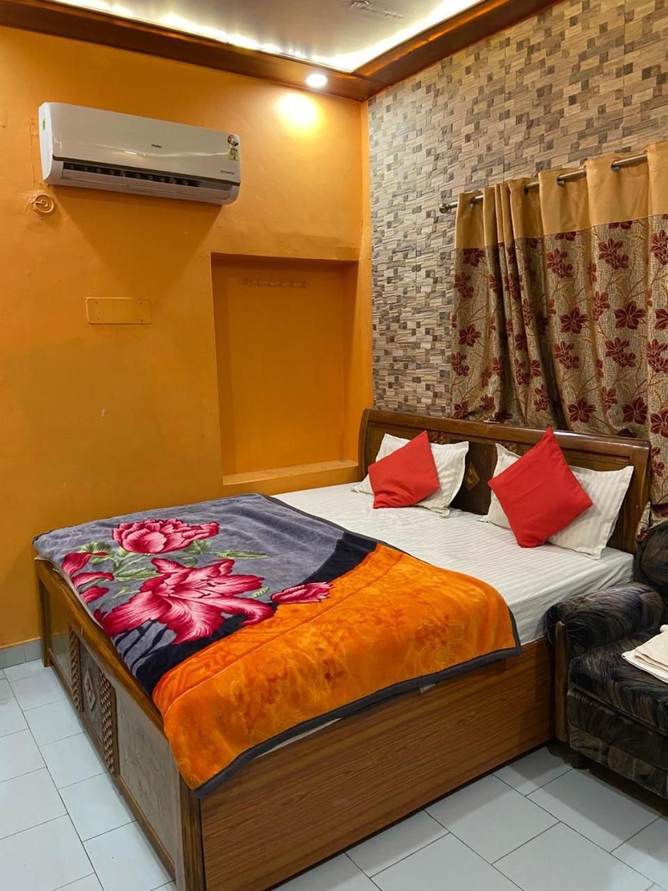 Hotel Rashmi Agra  Εξωτερικό φωτογραφία