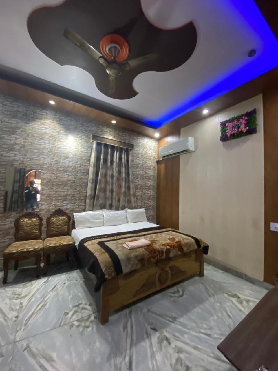 Hotel Rashmi Agra  Εξωτερικό φωτογραφία